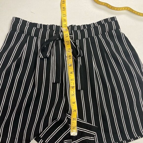 DR2 Black & White Striped Elastic Tie Waistband Shorts With Front Side Pockets S - Picture 5 of 11